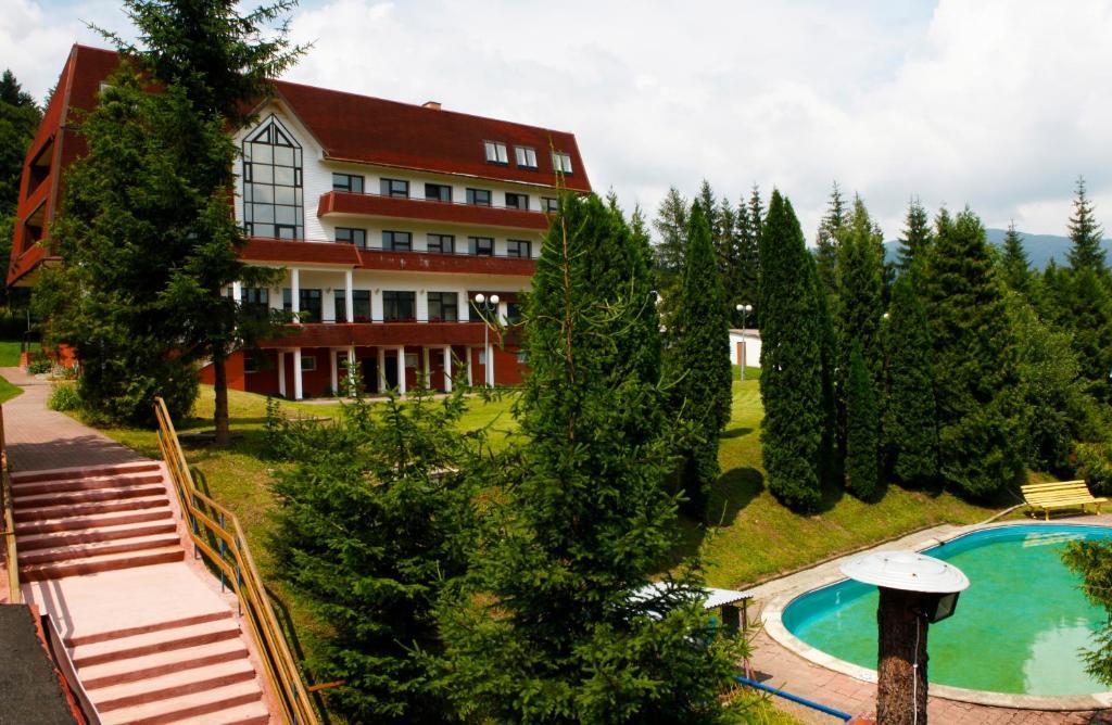 Hôtel Perelka Natura Tour à Cisna Extérieur photo